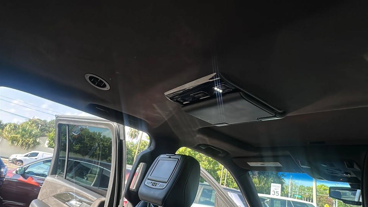 Used 2016 Cadillac Escalade ESV Platinum AWD/4WD image 37