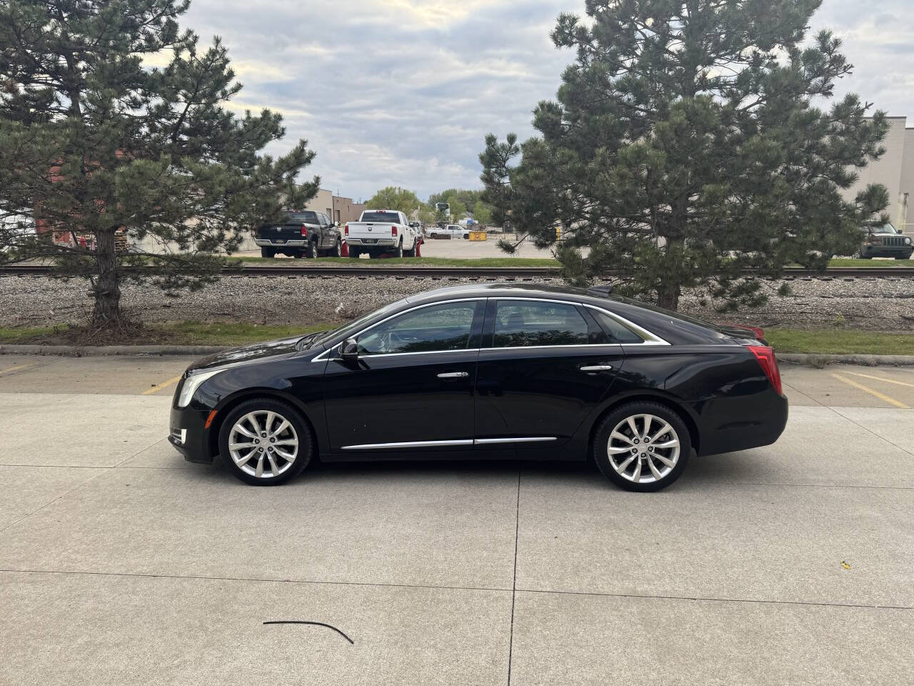 Used 2016 Cadillac XTS Luxury AWD/4WD image 3