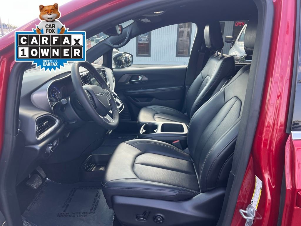 Used 2025 Chrysler Pacifica Select FWD image 9