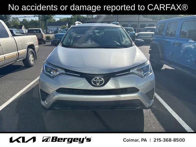 Used 2016 Toyota RAV4 LE AWD/4WD image 2
