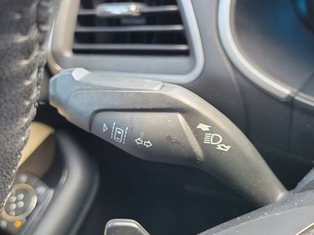 Used 2019 Ford Edge SEL AWD/4WD image 16