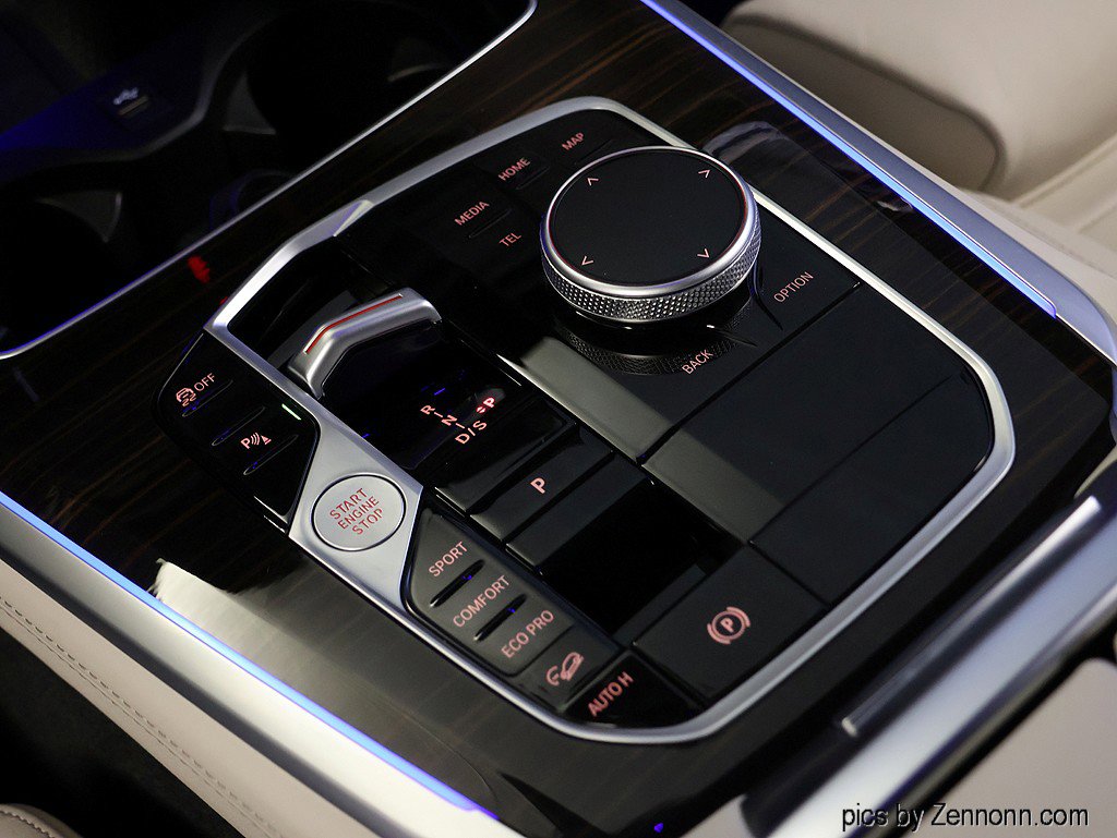 Certified 2024 BMW X5 xDrive40i w/ M Sport Package image 23