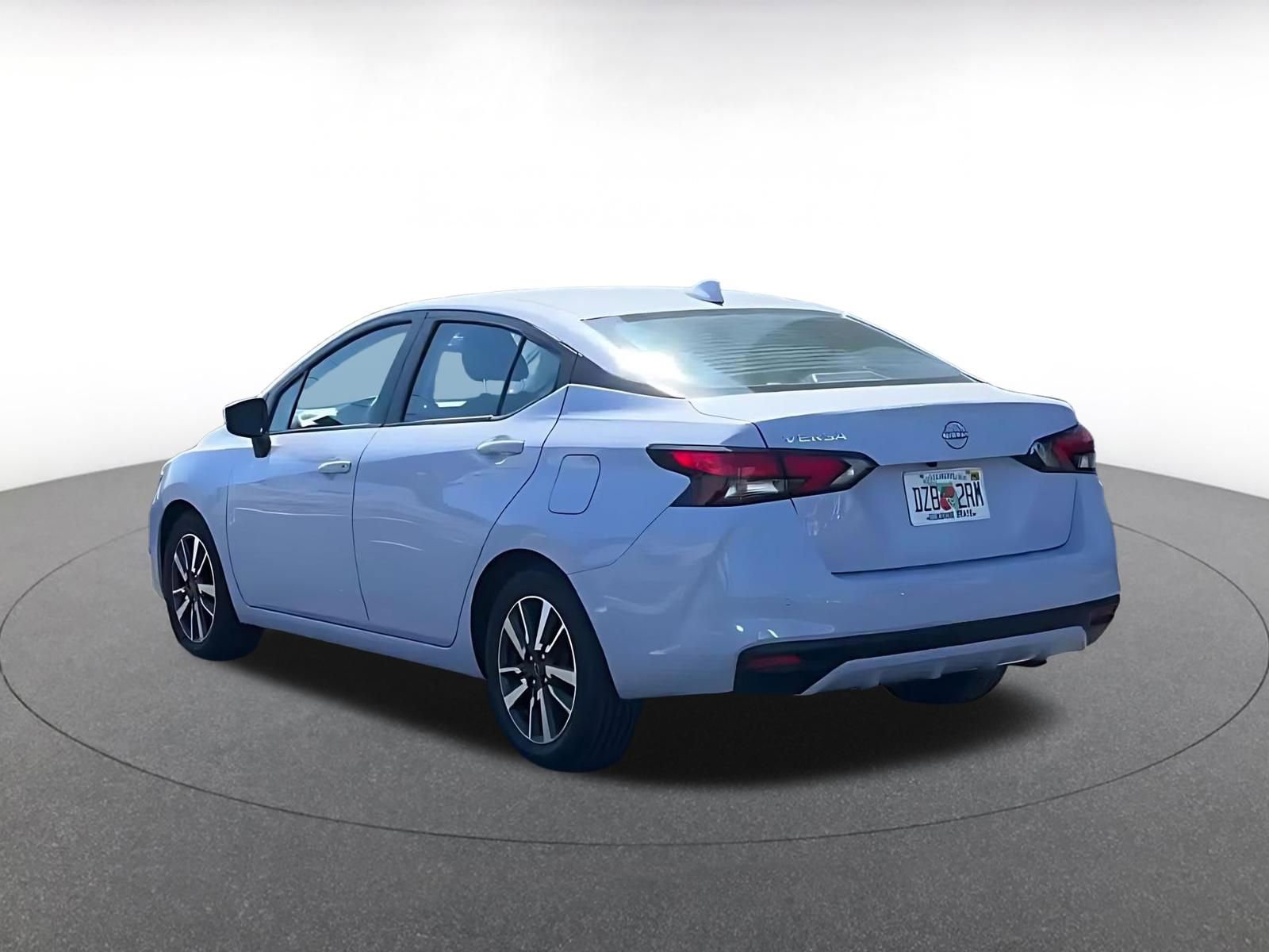 Used 2025 Nissan Versa SV image 10