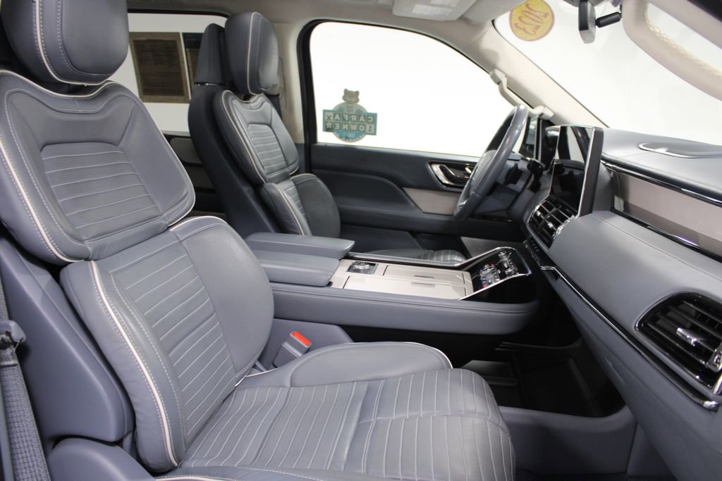 Used 2023 Lincoln Navigator L Black Label image 31