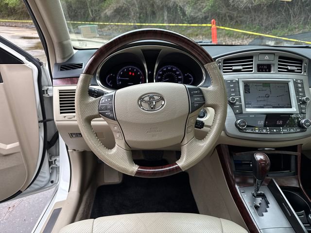 Used 2011 Toyota Avalon Limited FWD image 19