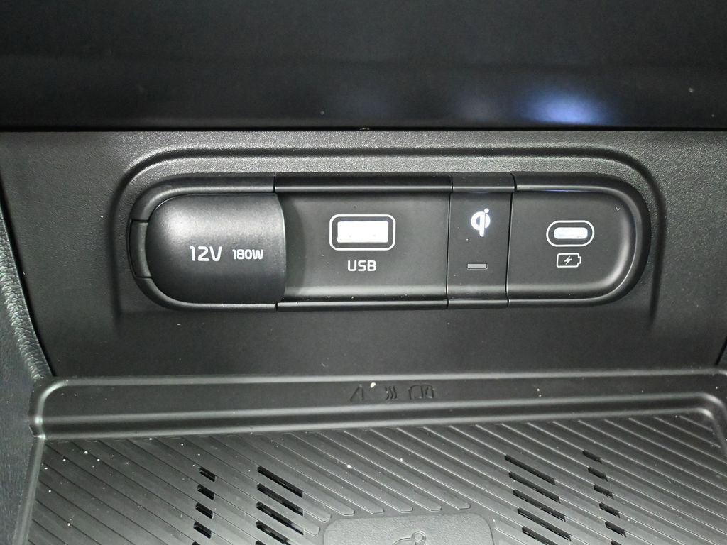 Used 2025 Kia Sportage SX image 24