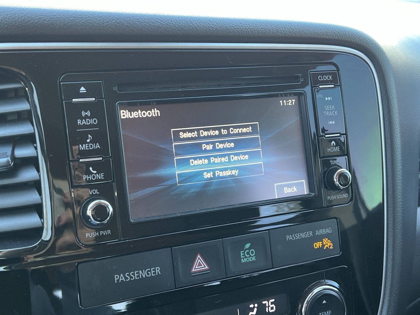 Used 2016 Mitsubishi Outlander SE AWD/4WD image 17