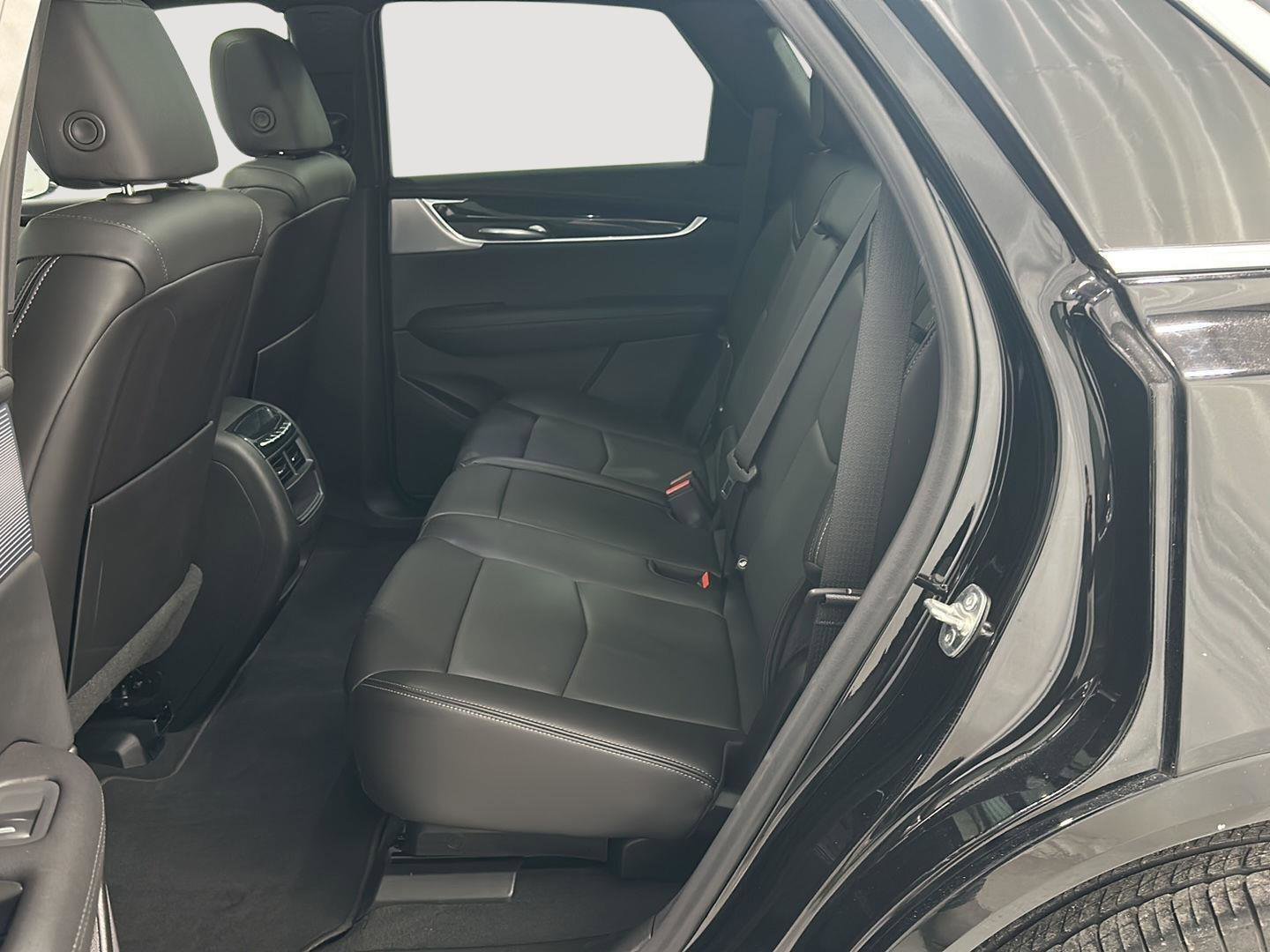 Used 2025 Cadillac XT5 Premium Luxury image 23
