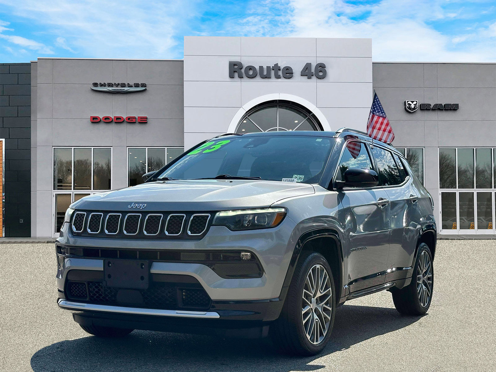 Used 2023 Jeep Compass Limited w/ Elite Group AWD/4WD image 2