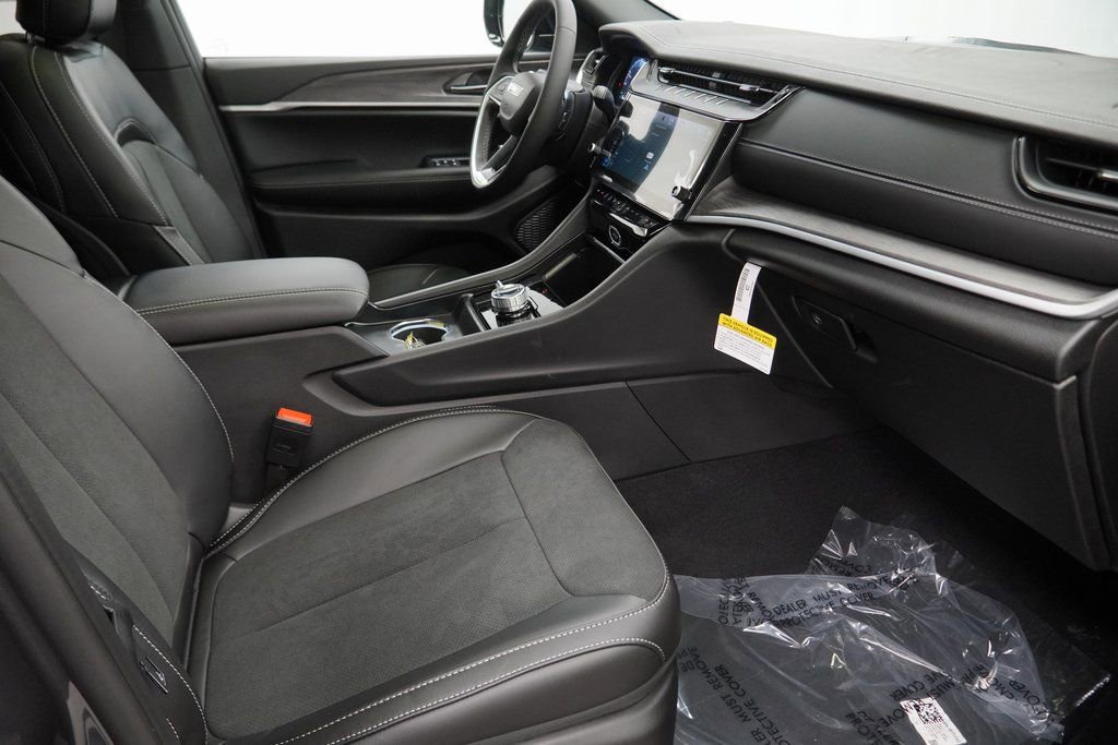 New 2026 Jeep Grand Cherokee Altitude image 33