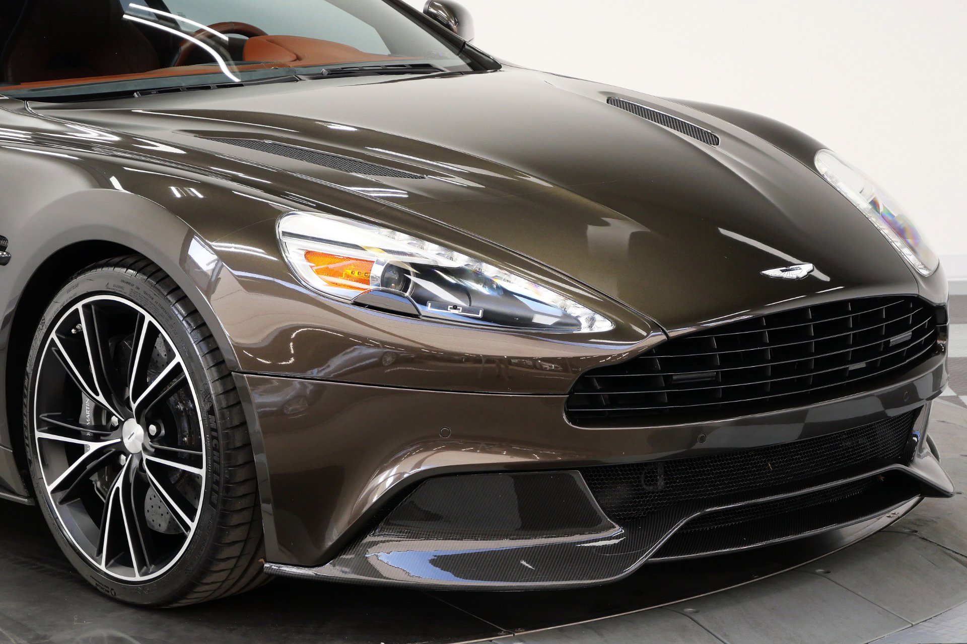 Used 2014 Aston Martin Vanquish Coupe image 46