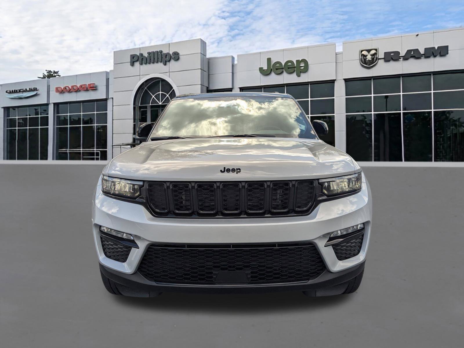 New 2025 Jeep Grand Cherokee Limited w/ Trailer Tow Package image 8