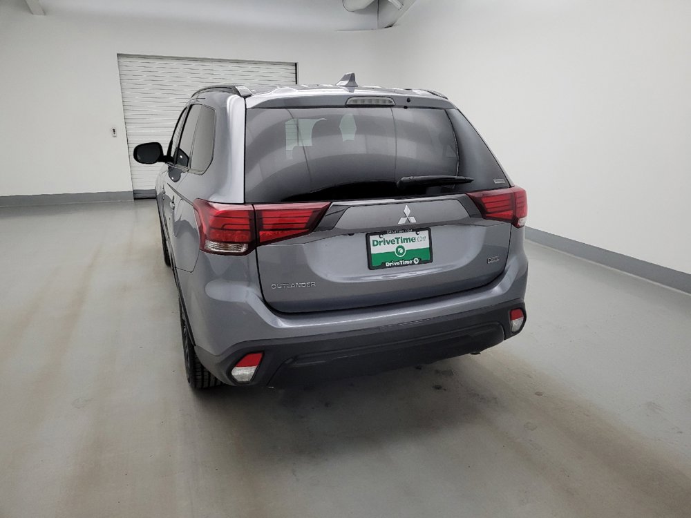 Used 2020 Mitsubishi Outlander SE AWD/4WD image 6
