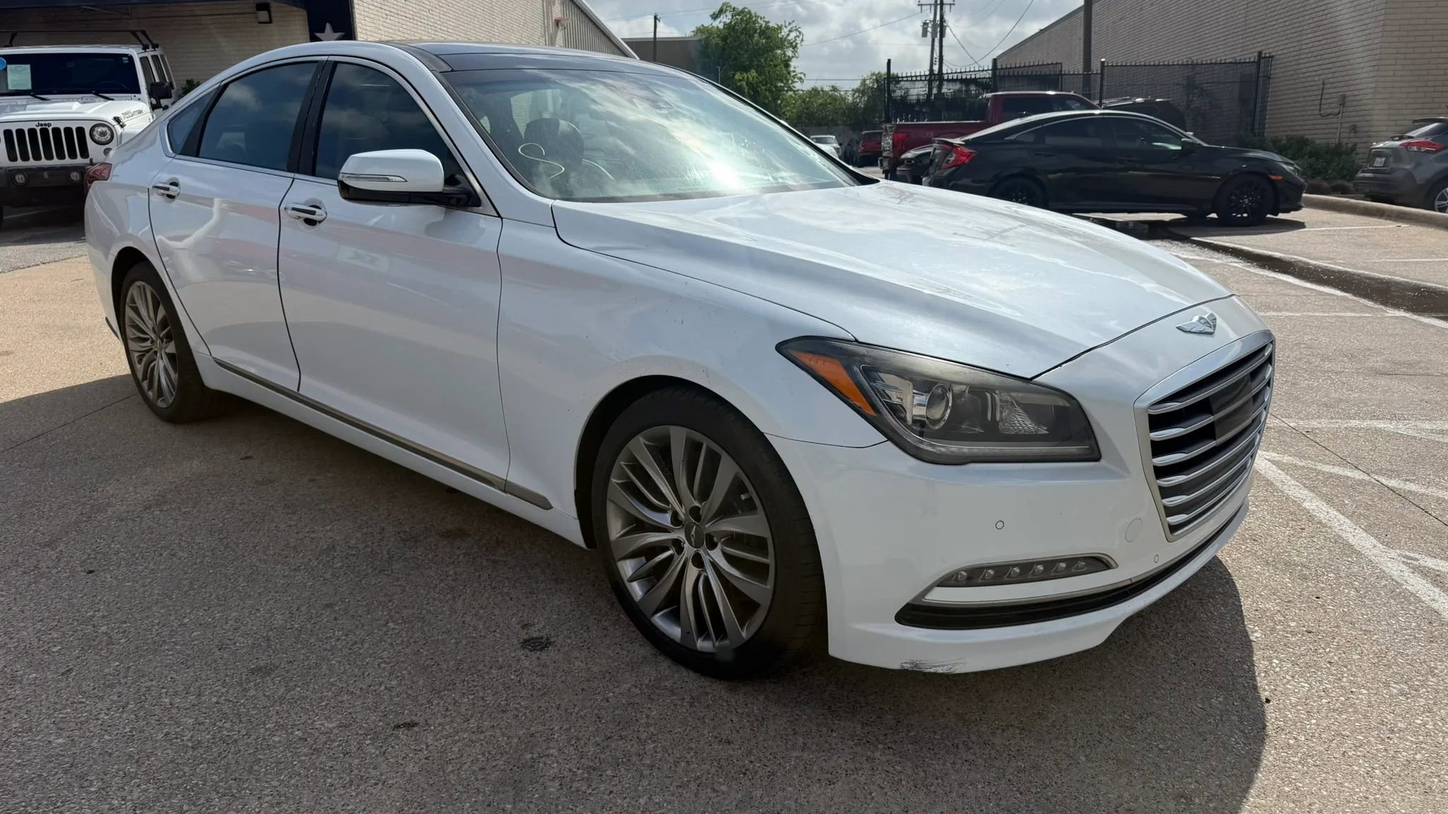 Used 2015 Hyundai Genesis 5.0 w/ Option Group 05 image 7