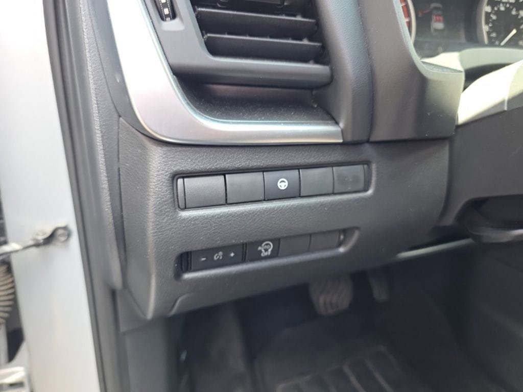 Used 2023 Nissan Rogue SV FWD image 17