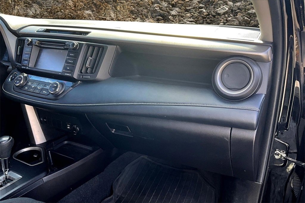 Used 2018 Toyota RAV4 XLE image 14