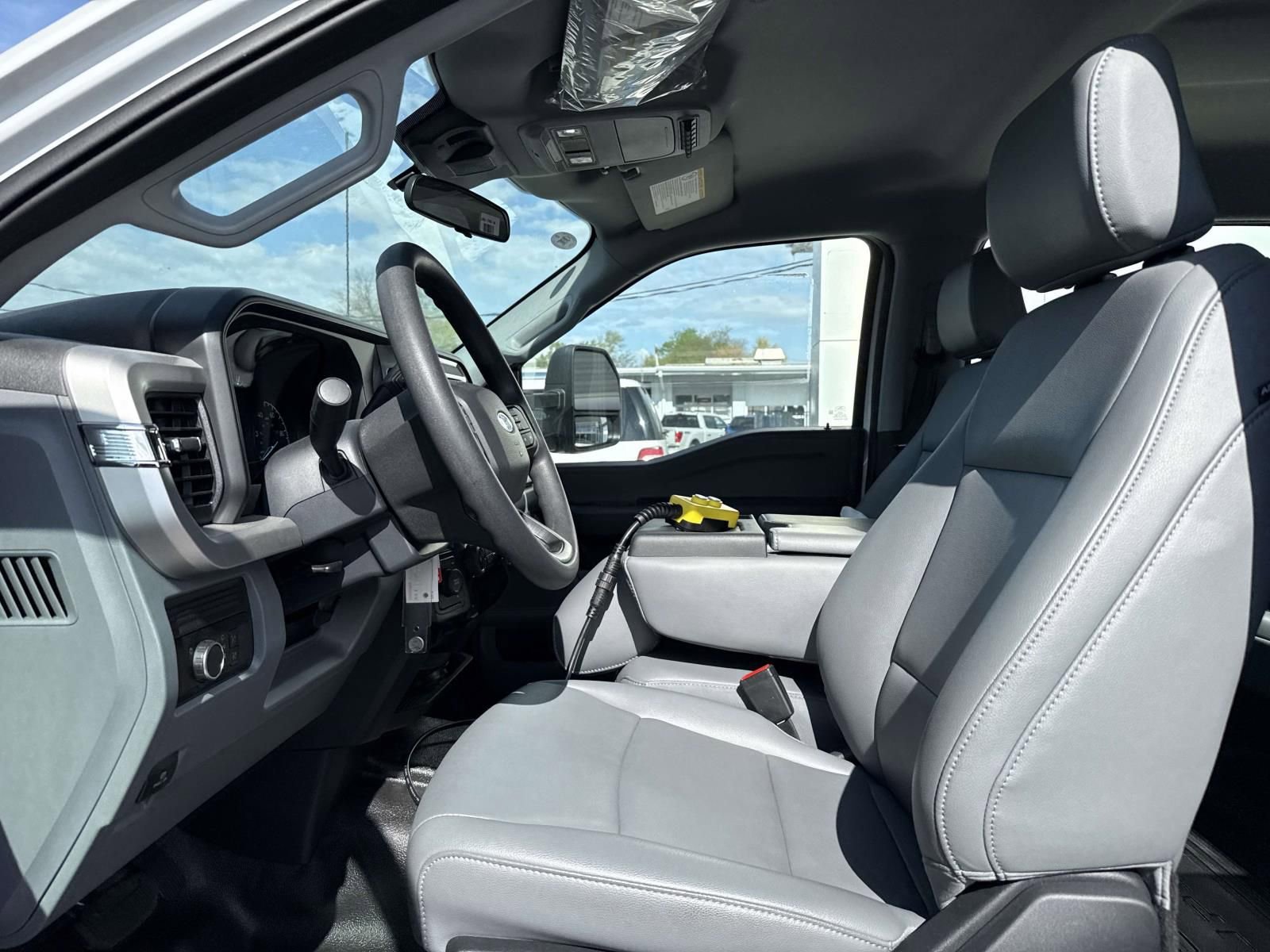 New 2025 Ford F550 4x4 Crew Cab image 11