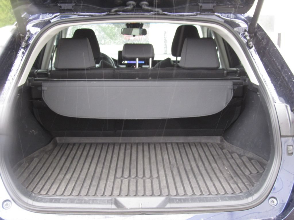 Certified 2024 Toyota Venza LE AWD/4WD image 19