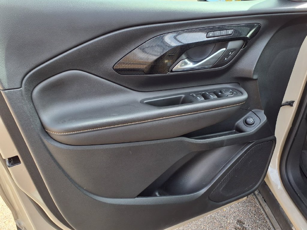 Used 2022 GMC Terrain AT4 w/ LPO, Floor Liner Package AWD/4WD image 19