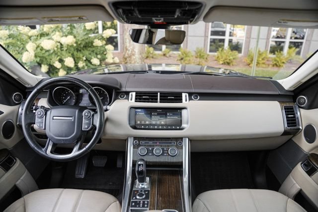 Used 2017 Land Rover Range Rover Sport SE AWD/4WD image 26
