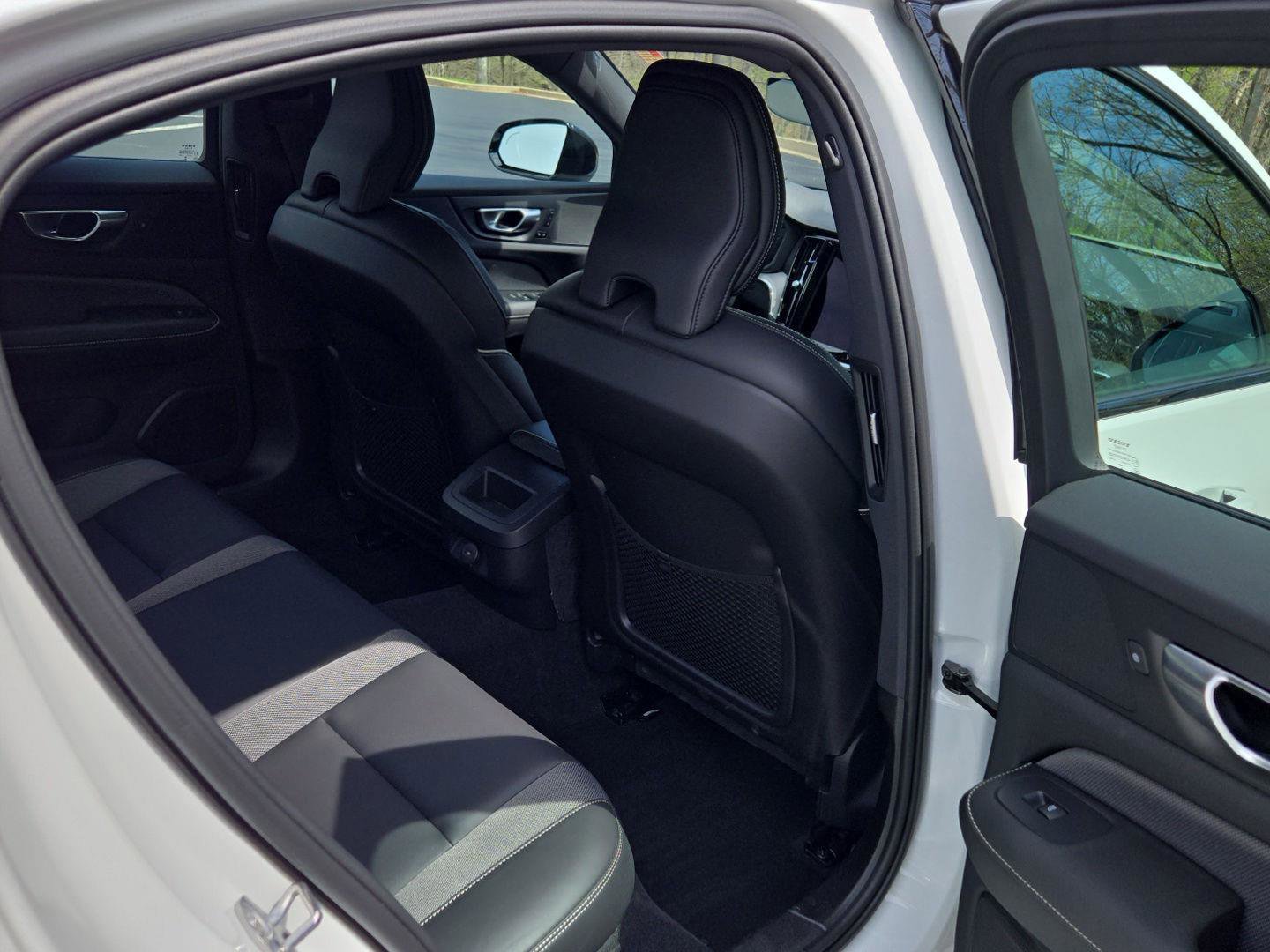 Used 2024 Volvo S60 B5 Plus w/ Protection Package Premier image 29