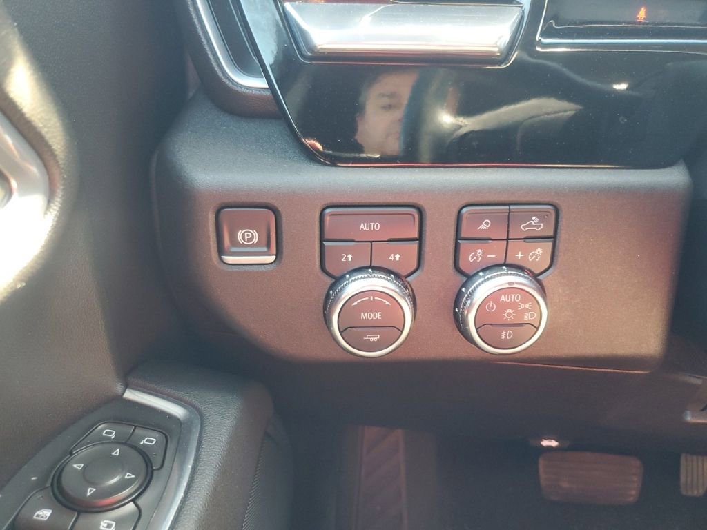 Used 2025 GMC Sierra 1500 SLT AWD/4WD image 30