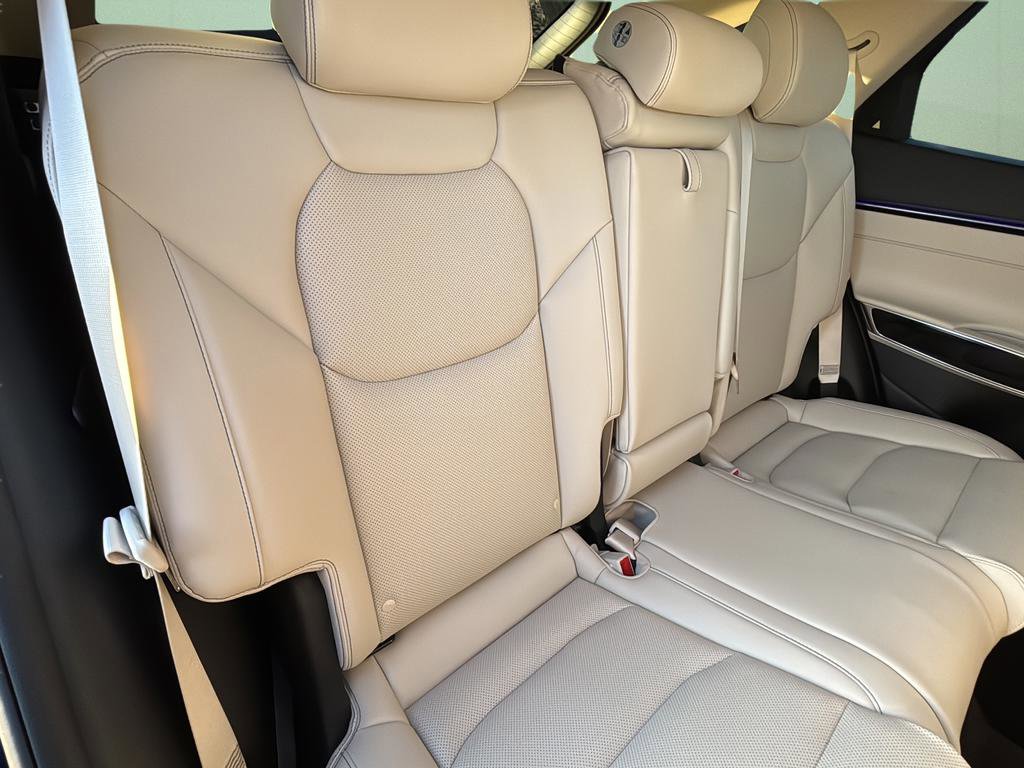 Certified 2026 Genesis GV70 2.5T image 40