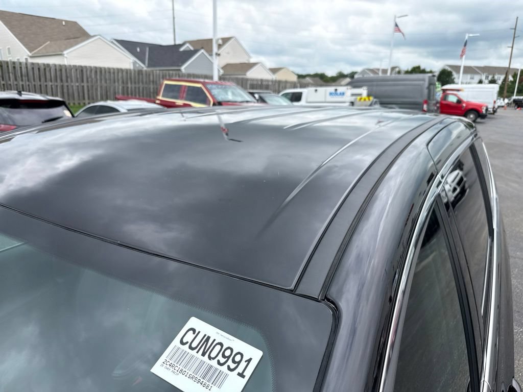 Used 2025 Chrysler Pacifica Select FWD image 2