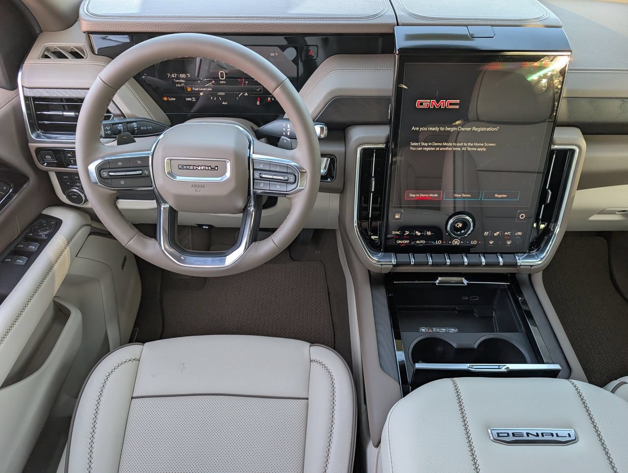 New 2026 GMC Yukon XL Denali w/ Sun & Power Step Package AWD/4WD image 9