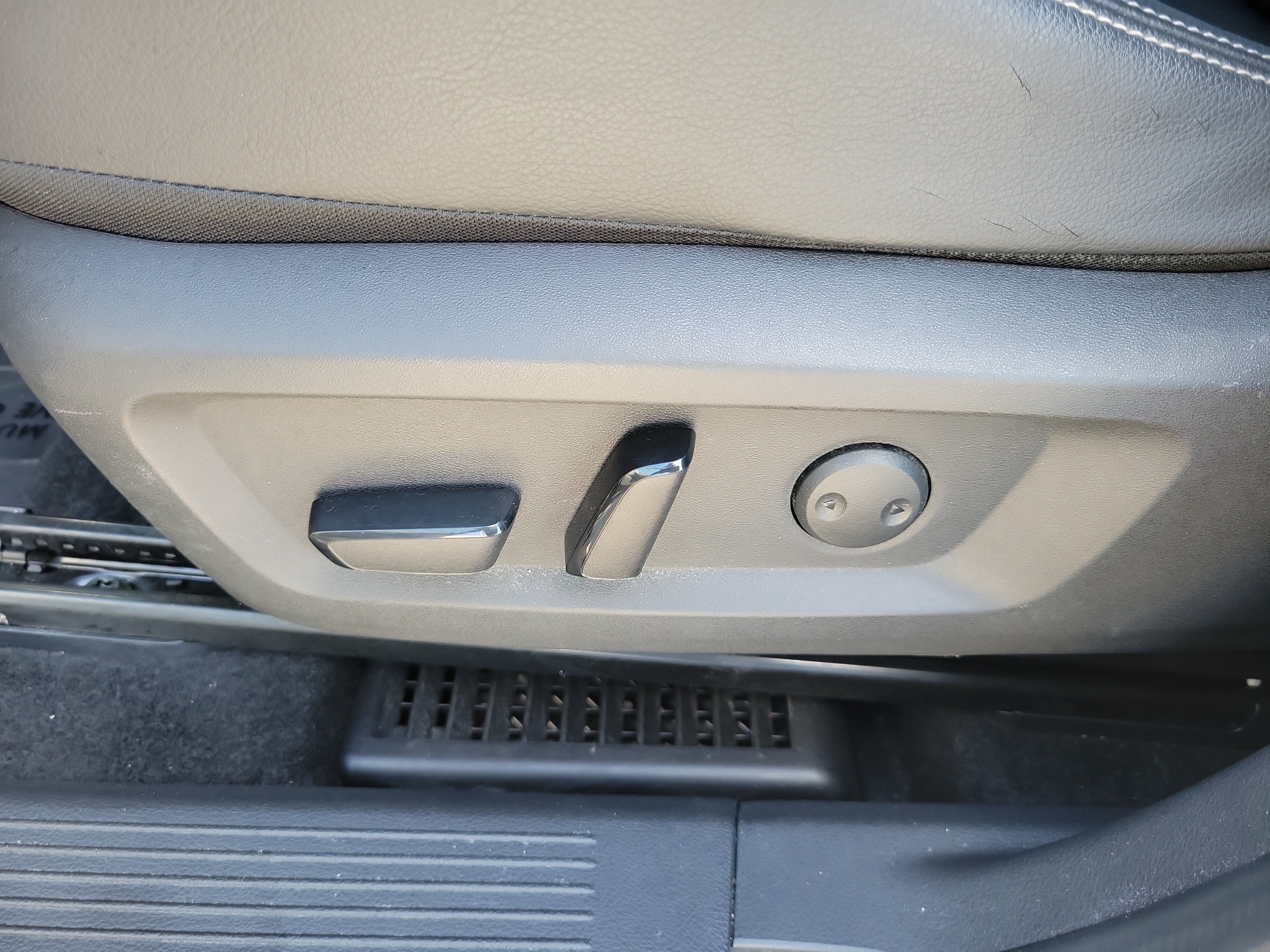 Used 2021 Nissan Rogue SL w/ Premium Package FWD image 24