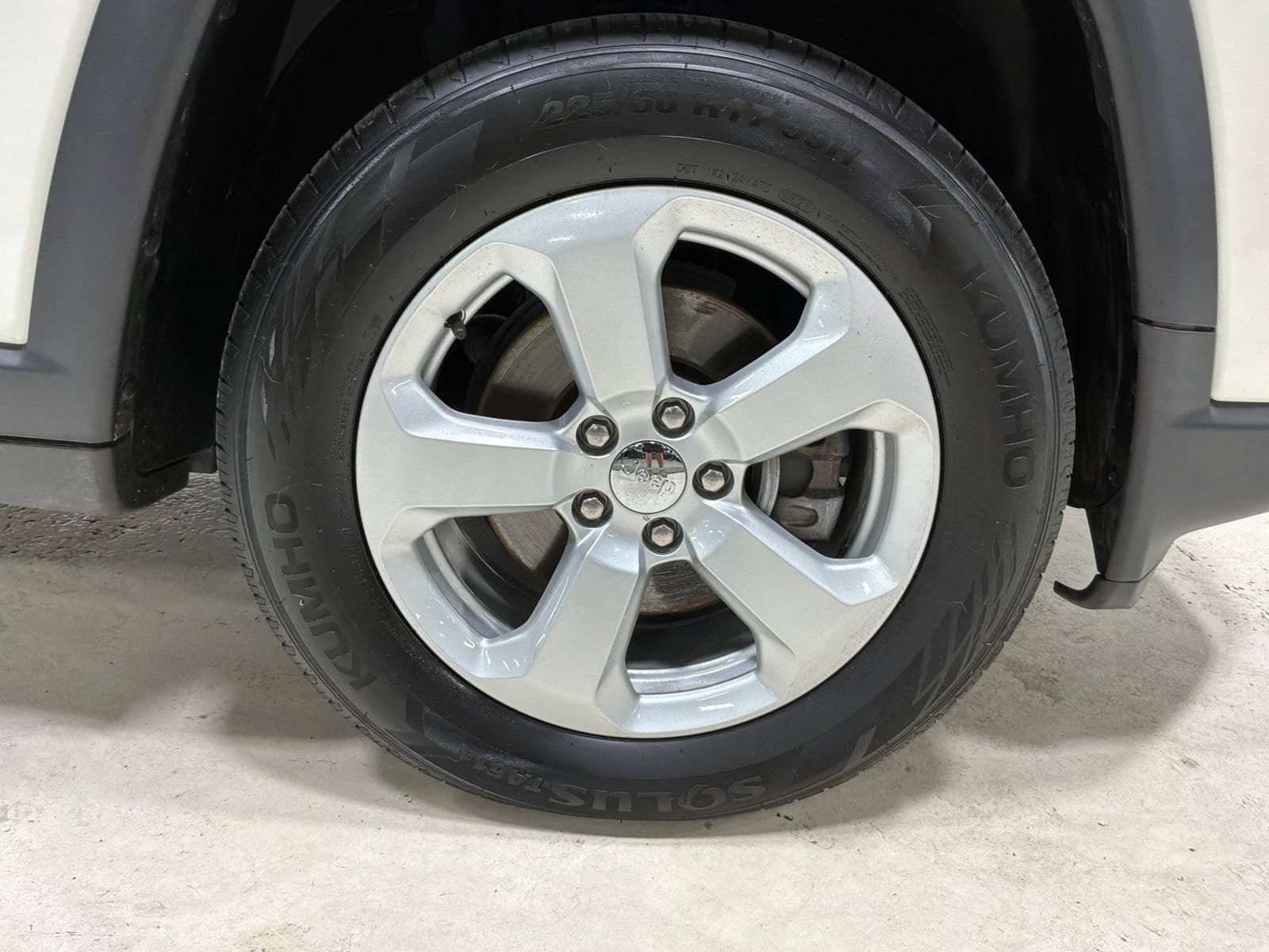 Used 2018 Jeep Compass Latitude w/ Popular Equipment Group AWD/4WD image 12