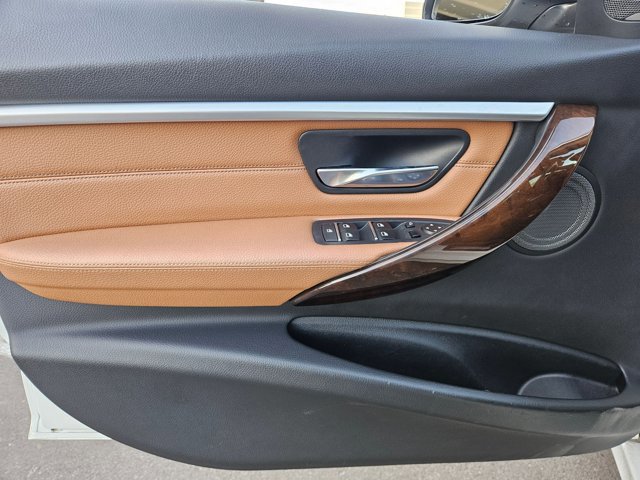 Used 2017 BMW 330e image 12