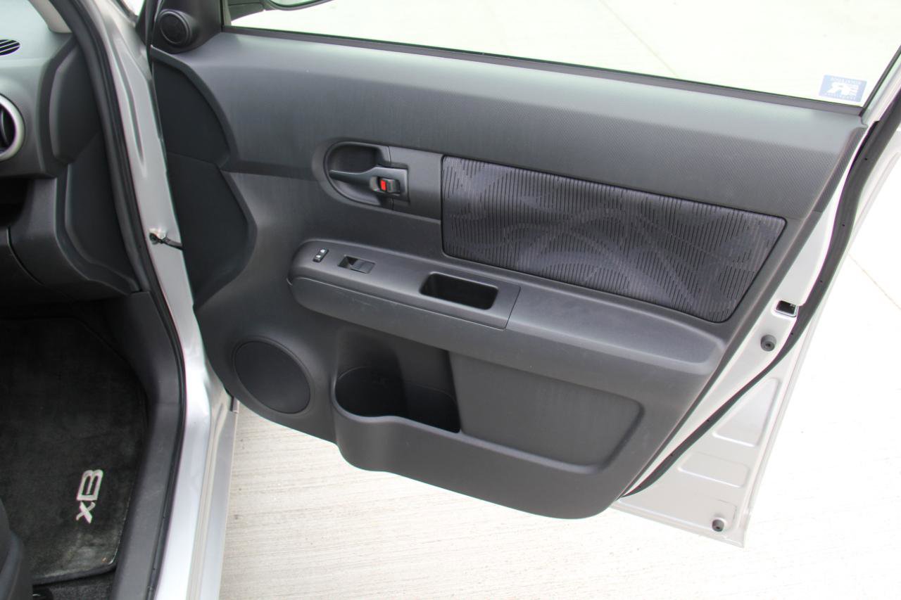 Used 2012 Scion xB image 22