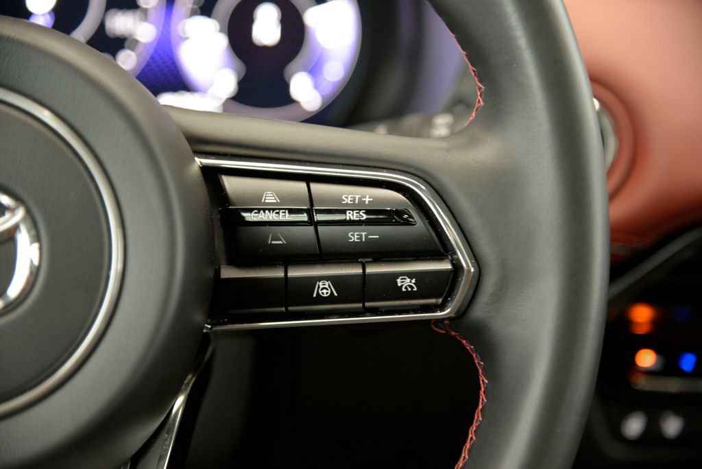 Certified 2025 MAZDA CX-70 Plug-In Hybrid w/ Premium Plus AWD/4WD image 23