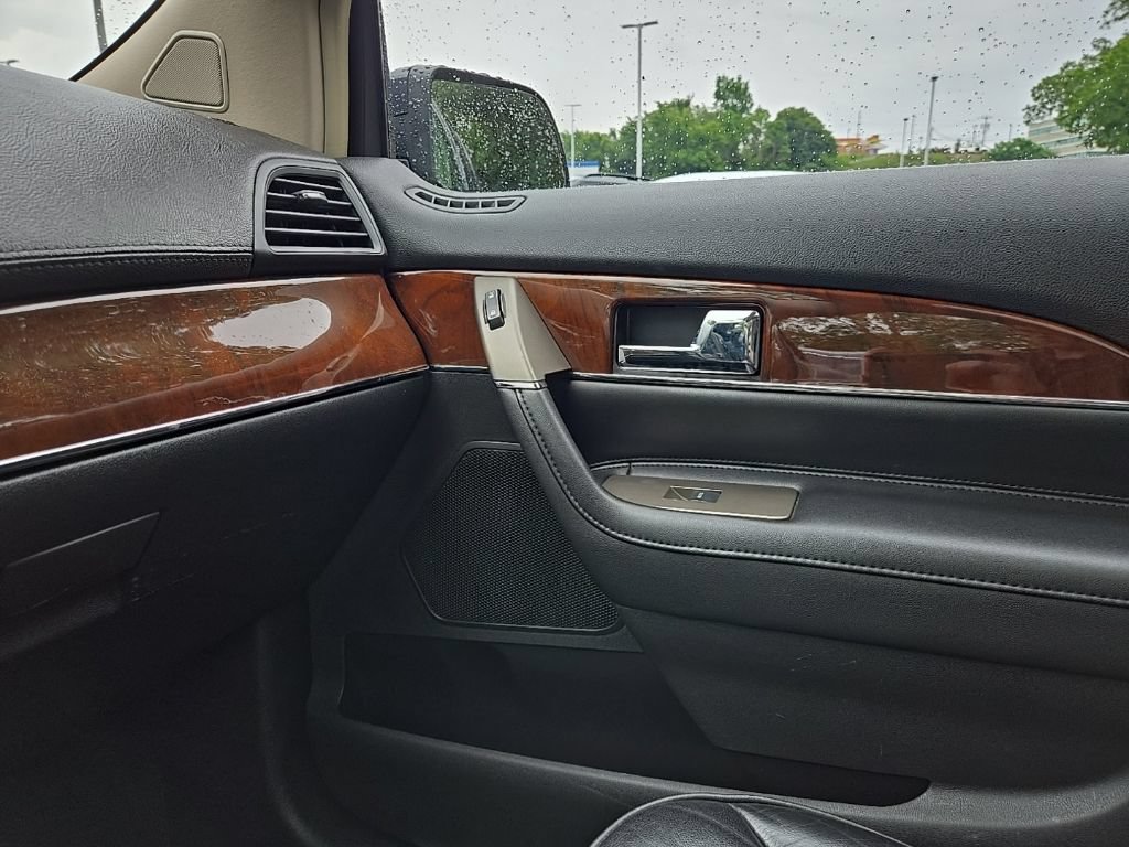 Used 2014 Lincoln MKX AWD w/ Equipment Group 102A image 29