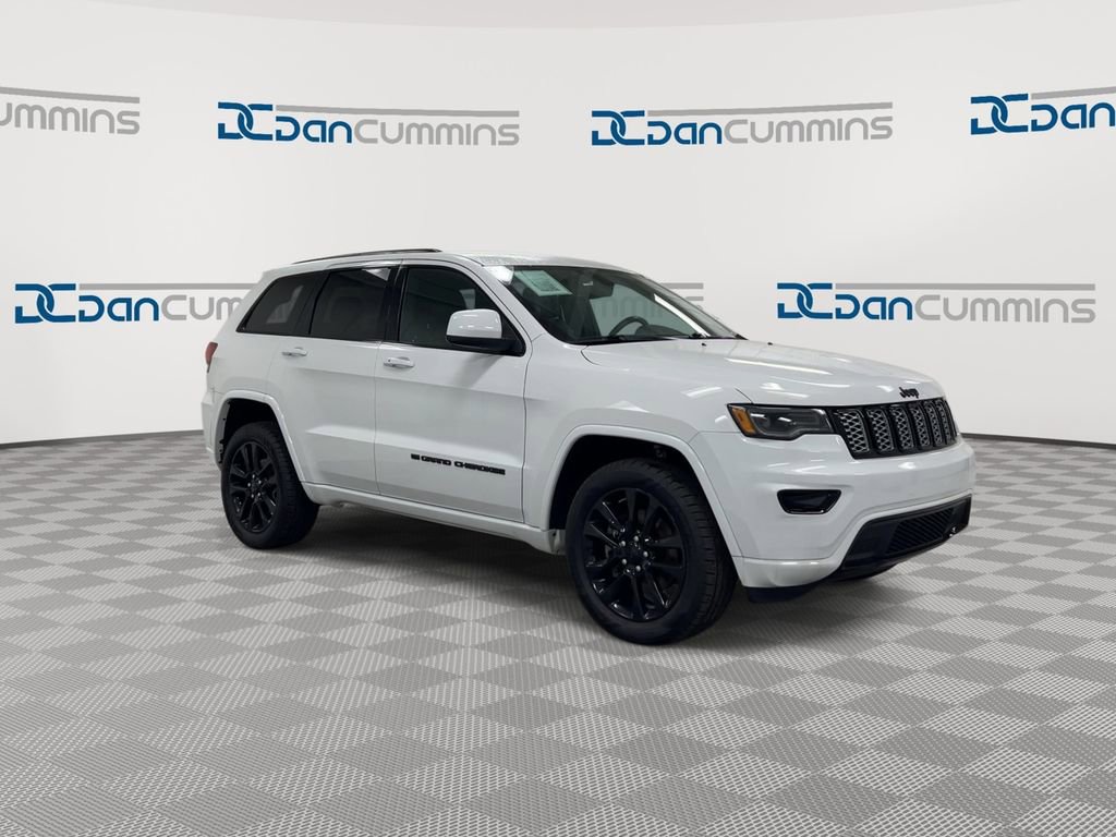 Used 2022 Jeep Grand Cherokee Laredo X image 2