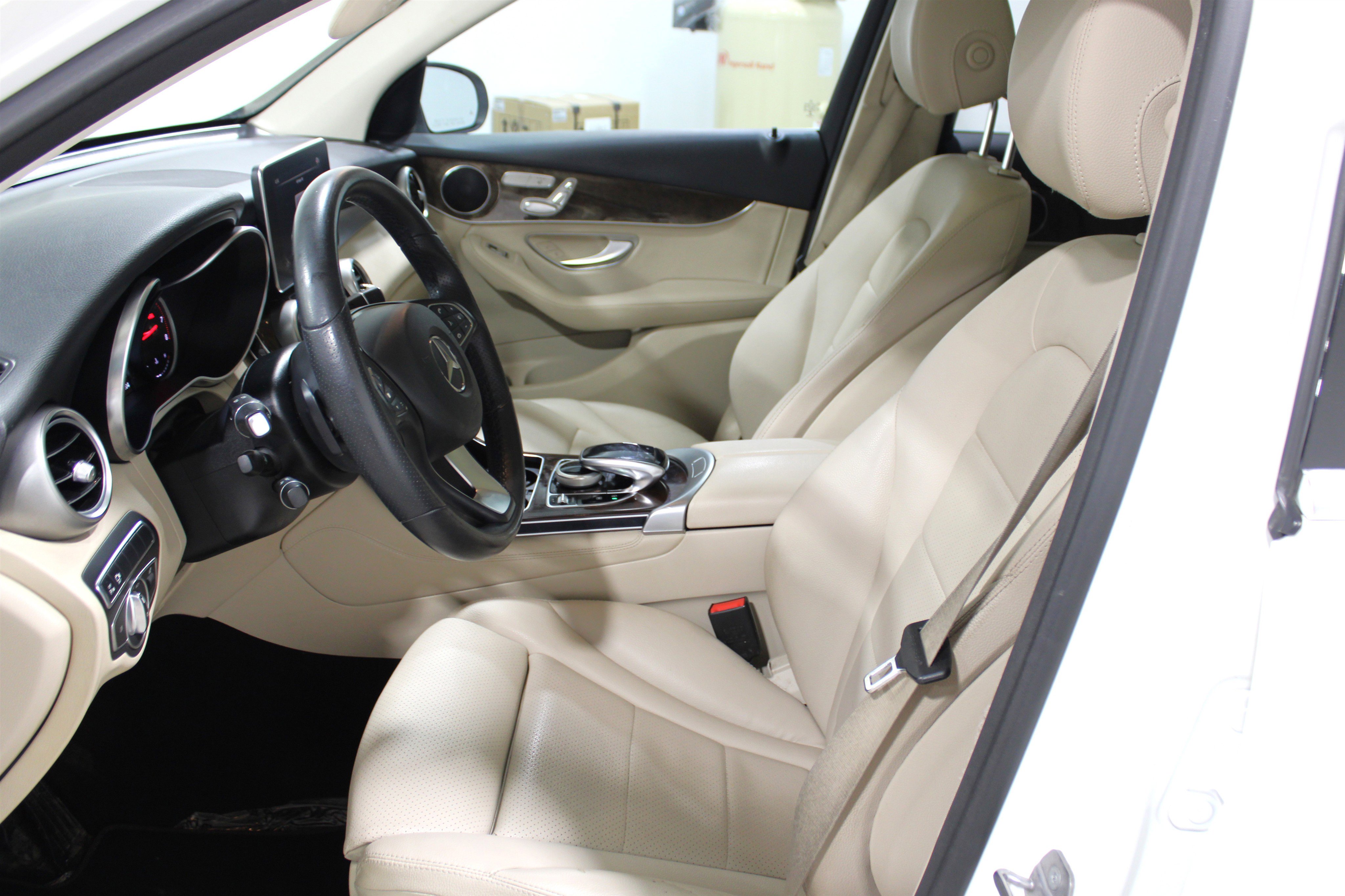 Used 2018 Mercedes-Benz GLC 300 image 3