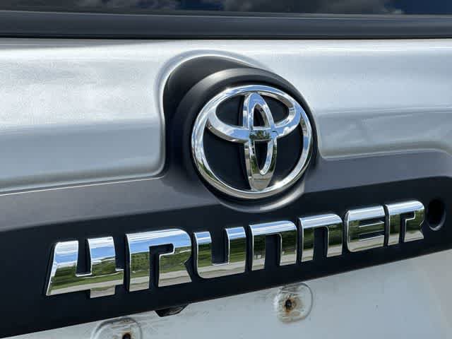 Used 2017 Toyota 4Runner TRD Off-Road Premium AWD/4WD image 18