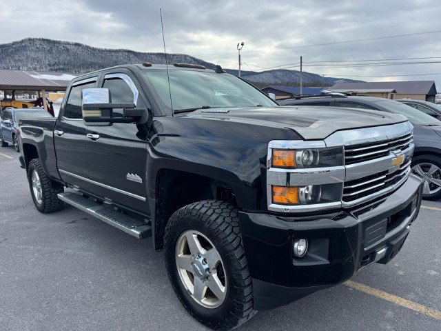 Used 2015 Chevrolet Silverado 2500 High Country w/ Duramax Plus Package image 2