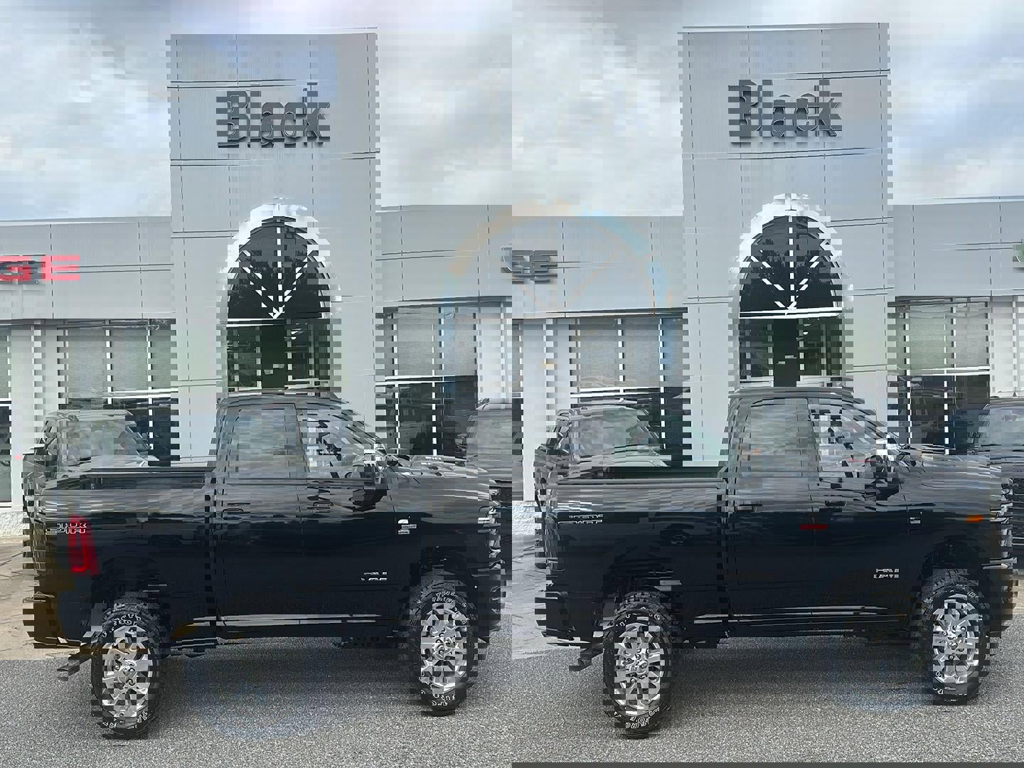 New 2026 RAM 2500 Laramie w/ Sport Appearance Package image 4