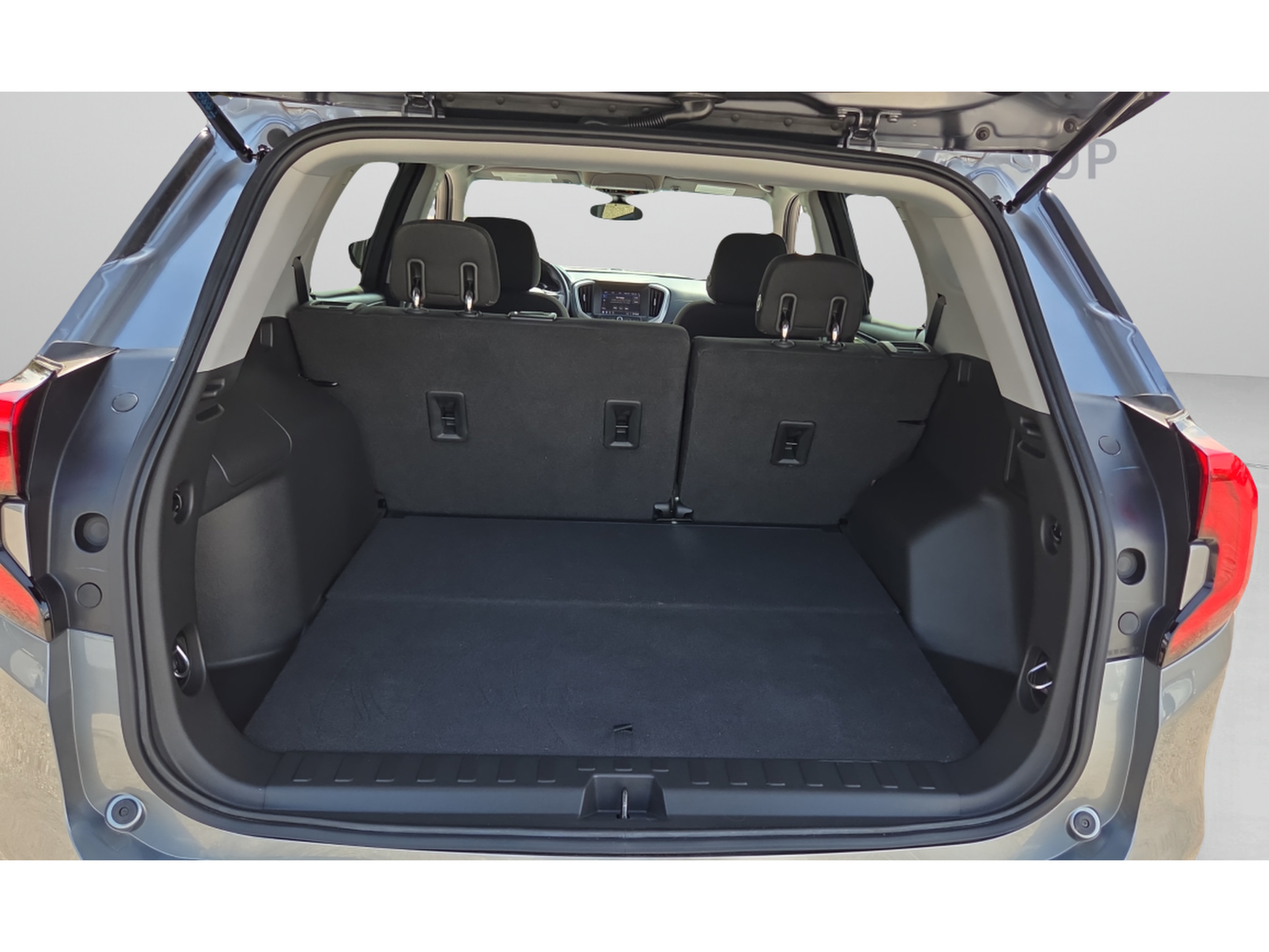 Used 2020 GMC Terrain SLE FWD image 13