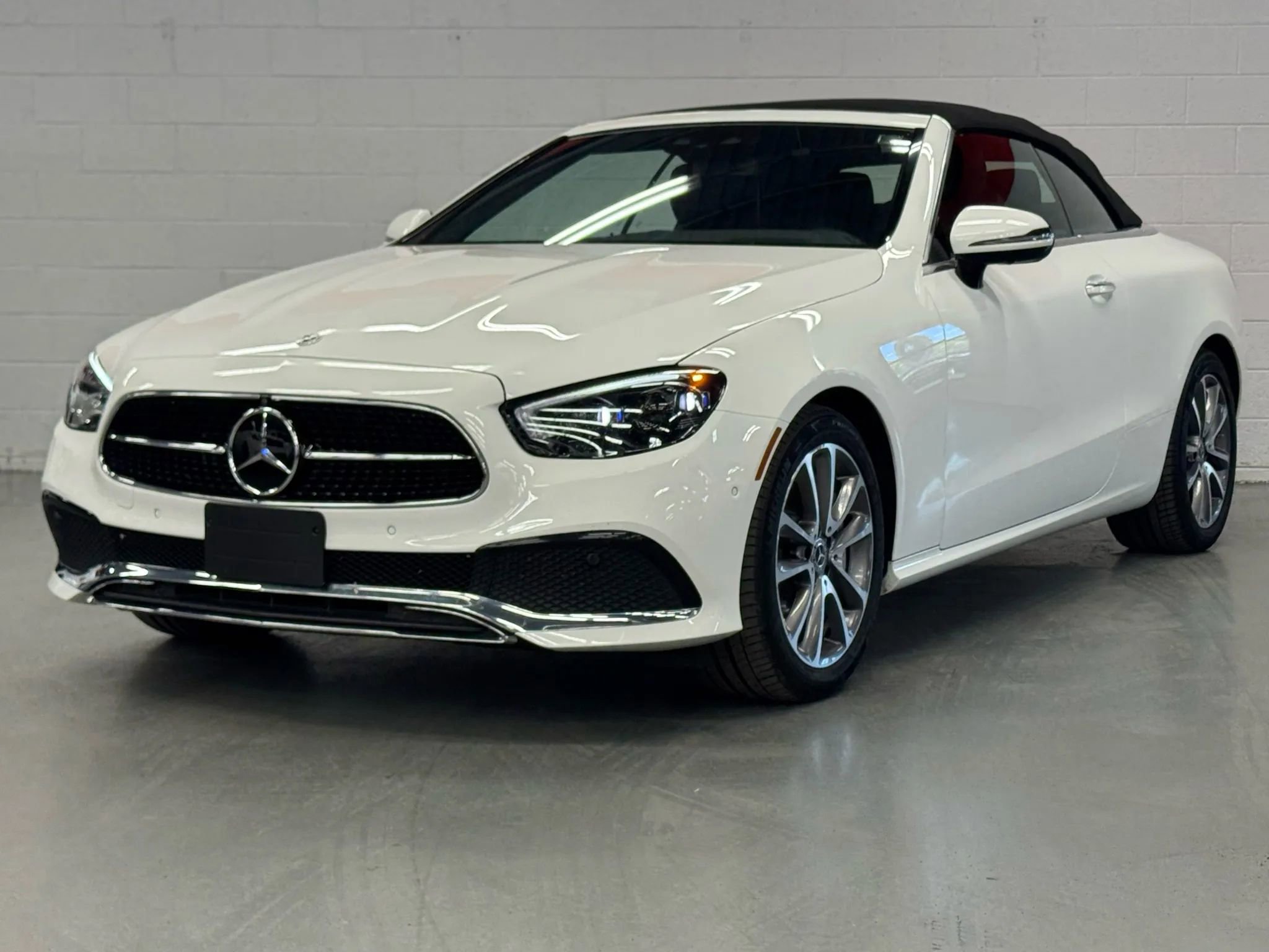 Used 2023 Mercedes-Benz E 450 Cabriolet image 1