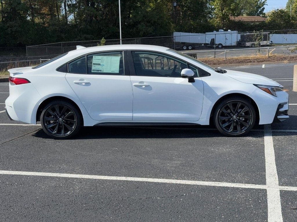 New 2026 Toyota Corolla SE image 2