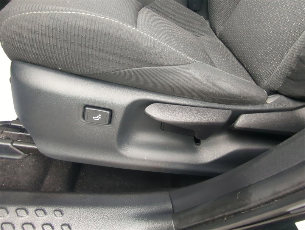 Used 2018 Toyota C-HR XLE image 12