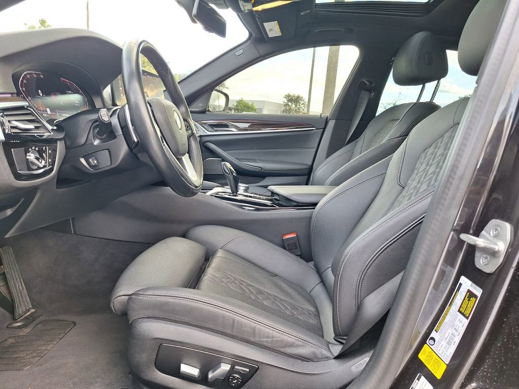 Used 2023 BMW 530i w/ Premium Package image 11