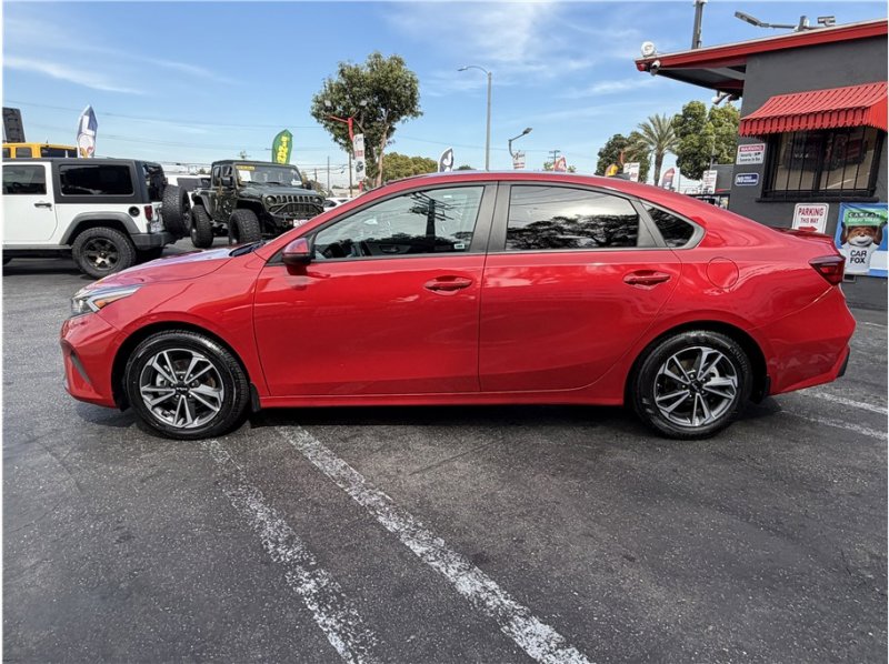 Used 2024 Kia Forte LXS w/ LXS Technology Package image 4