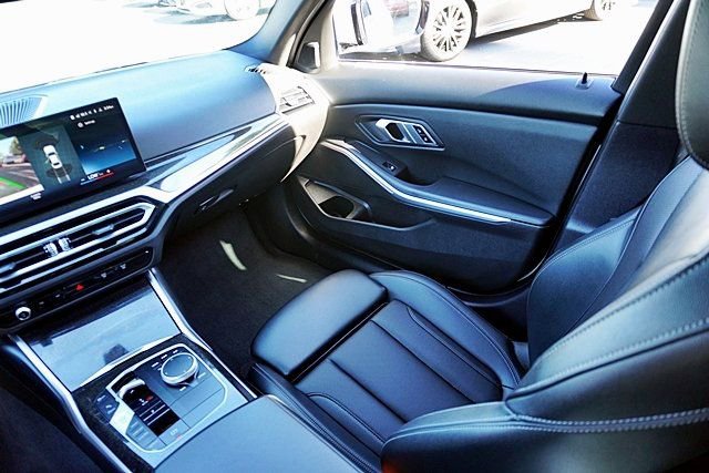 Used 2023 BMW 330i Sedan w/ Driving Assistance Package image 21