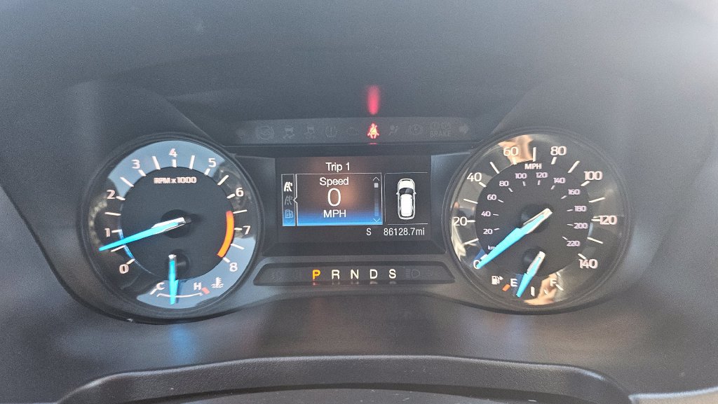 Used 2018 Ford Explorer XLT FWD image 33