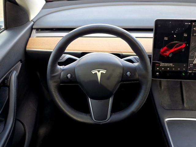 Used 2021 Tesla Model Y Long Range image 13