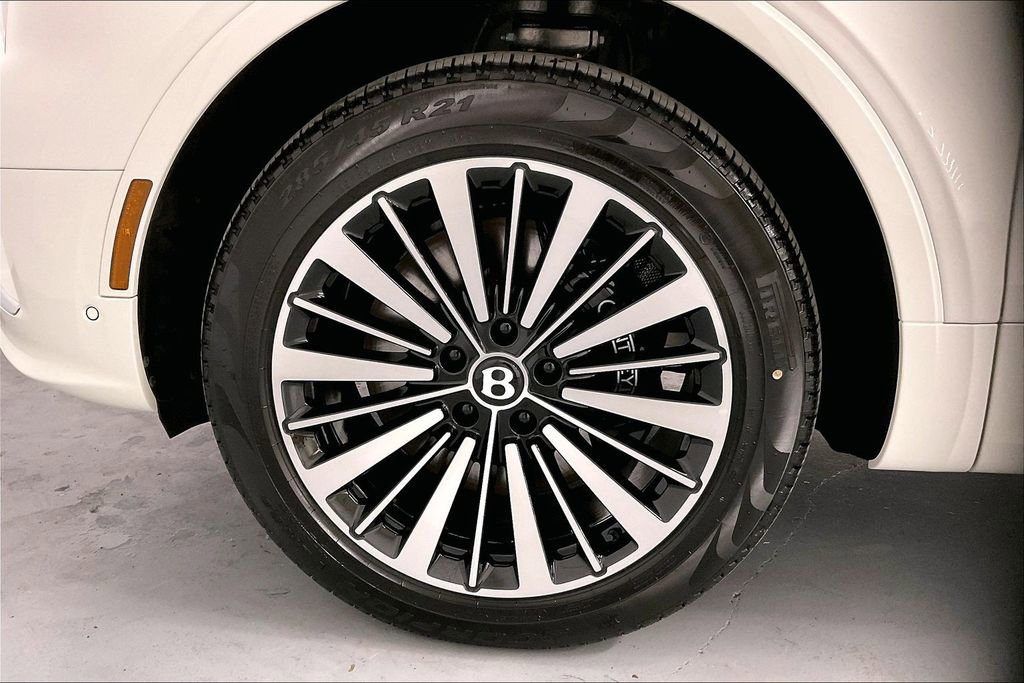 New 2026 Bentley Bentayga AWD/4WD image 17